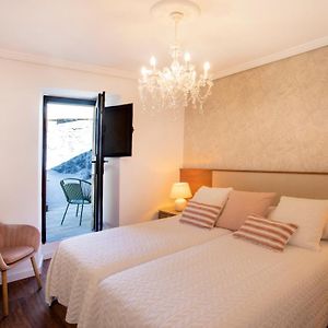 Habitación Pequeña con 2 Camas Individuales